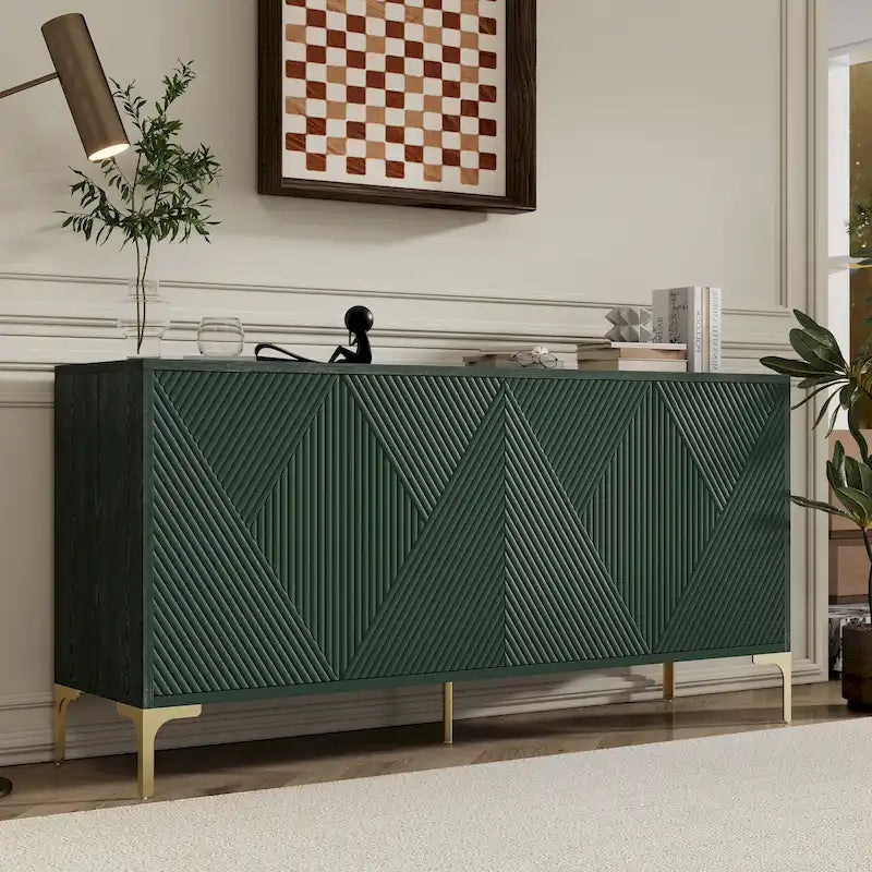 Credenza a 4 ante con pannelli delle ante intagliati e ripiani regolabili