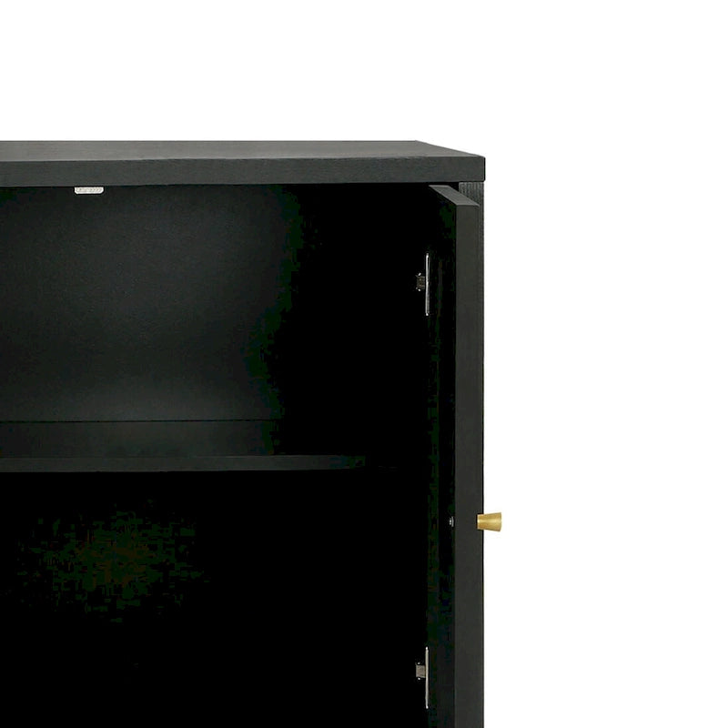 Modernes Sideboard im Landhausstil mit zwei Rattantürenschränken